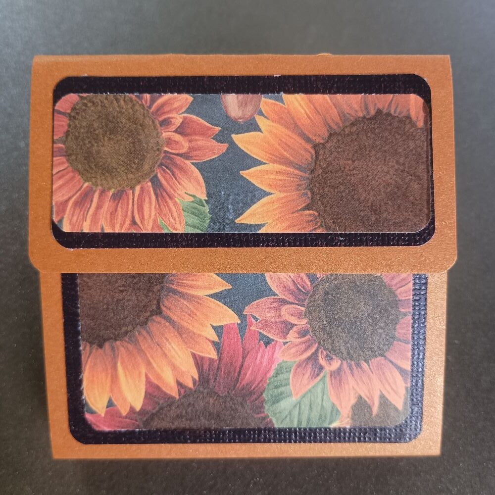 3x3 Sticky Notepad with big Sunflower design on a bronze background